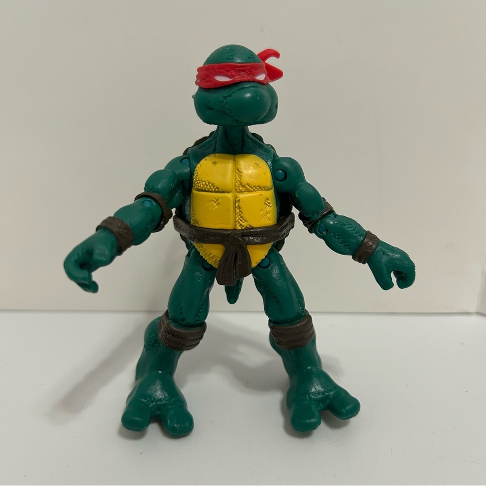 Action Figure - Green and Yellow